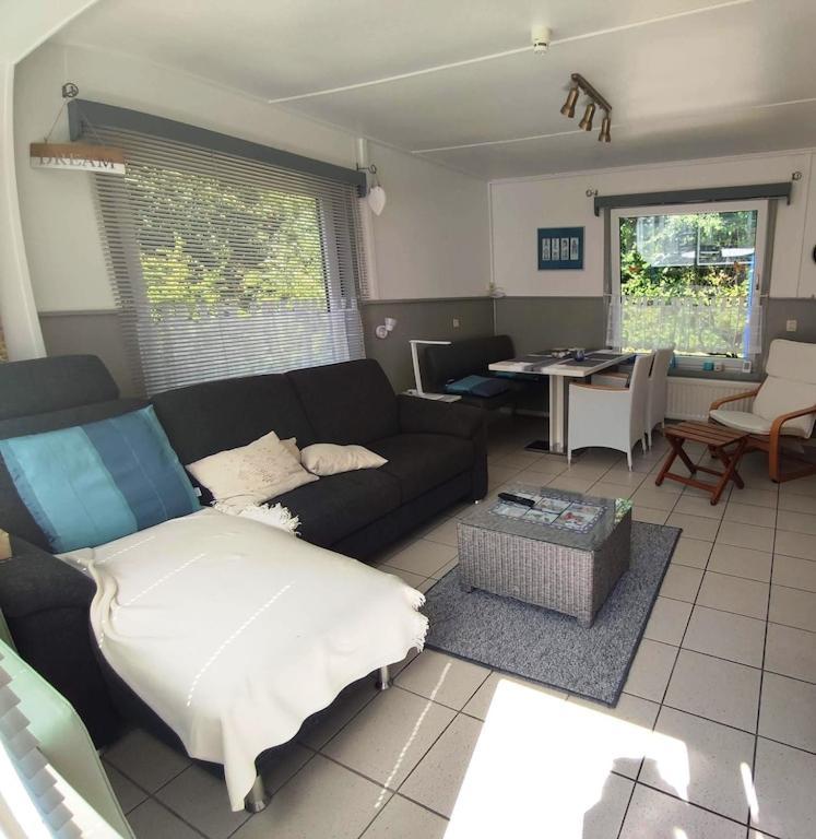 Vakantiehuis Hollum Ameland Dichtbij Strand En Met Ruime Tuin - Ameland39 Nl Экстерьер фото