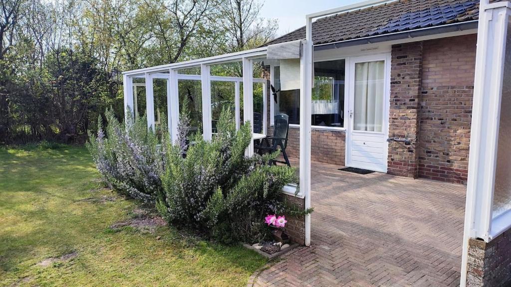 Vakantiehuis Hollum Ameland Dichtbij Strand En Met Ruime Tuin - Ameland39 Nl Экстерьер фото