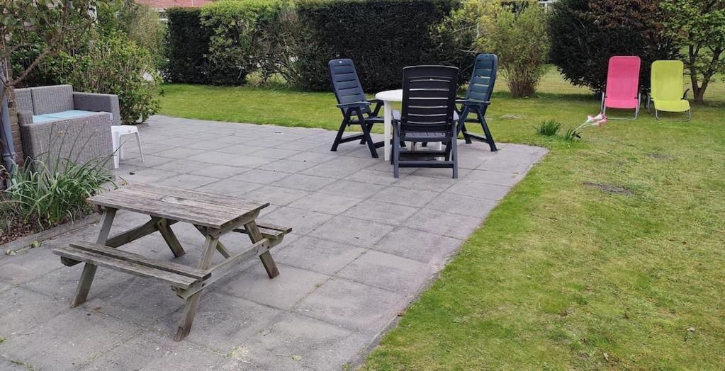 Vakantiehuis Hollum Ameland Dichtbij Strand En Met Ruime Tuin - Ameland39 Nl Экстерьер фото