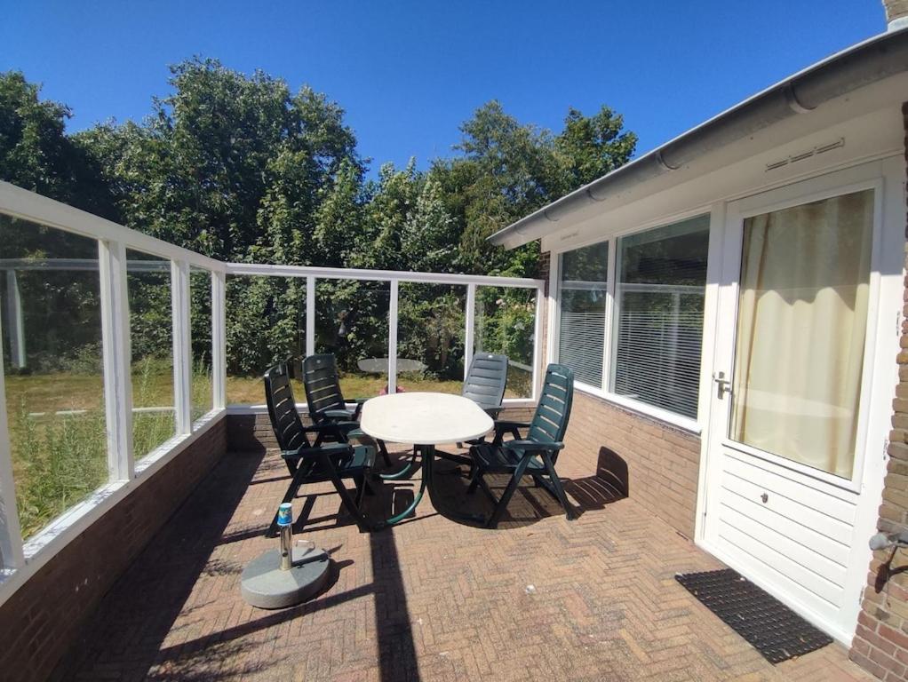Vakantiehuis Hollum Ameland Dichtbij Strand En Met Ruime Tuin - Ameland39 Nl Экстерьер фото