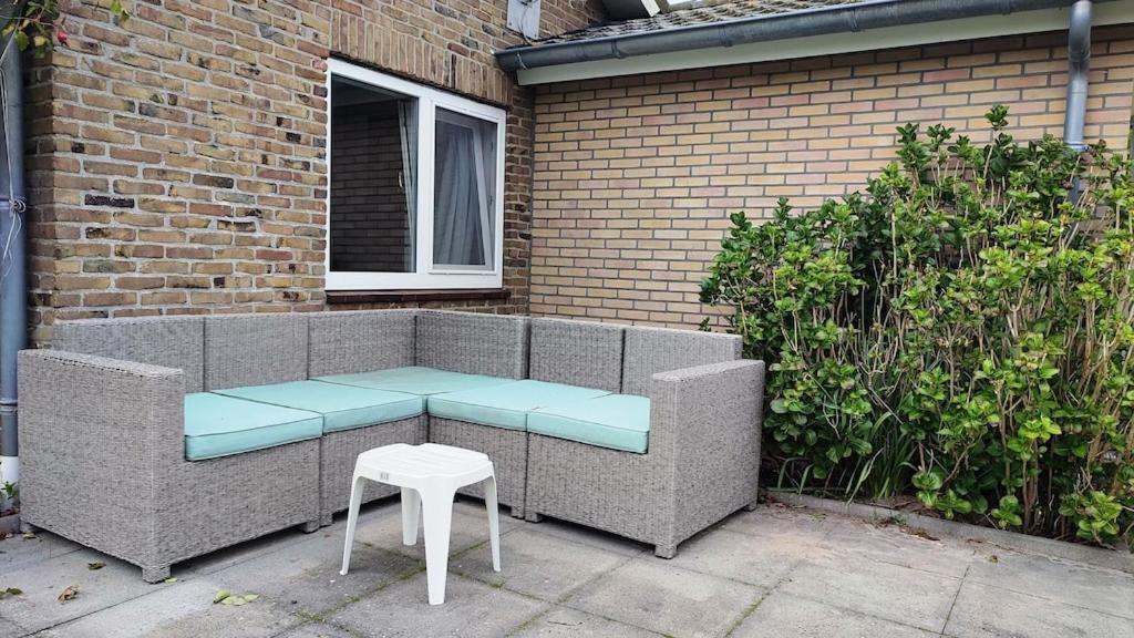 Vakantiehuis Hollum Ameland Dichtbij Strand En Met Ruime Tuin - Ameland39 Nl Экстерьер фото